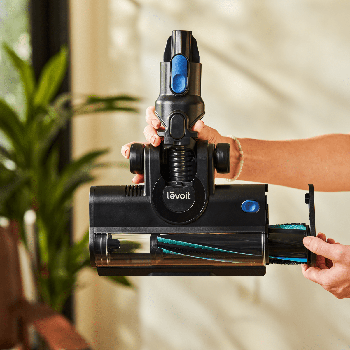 LVAC-300 Cordless Vacuum Cleaner - Image 4
